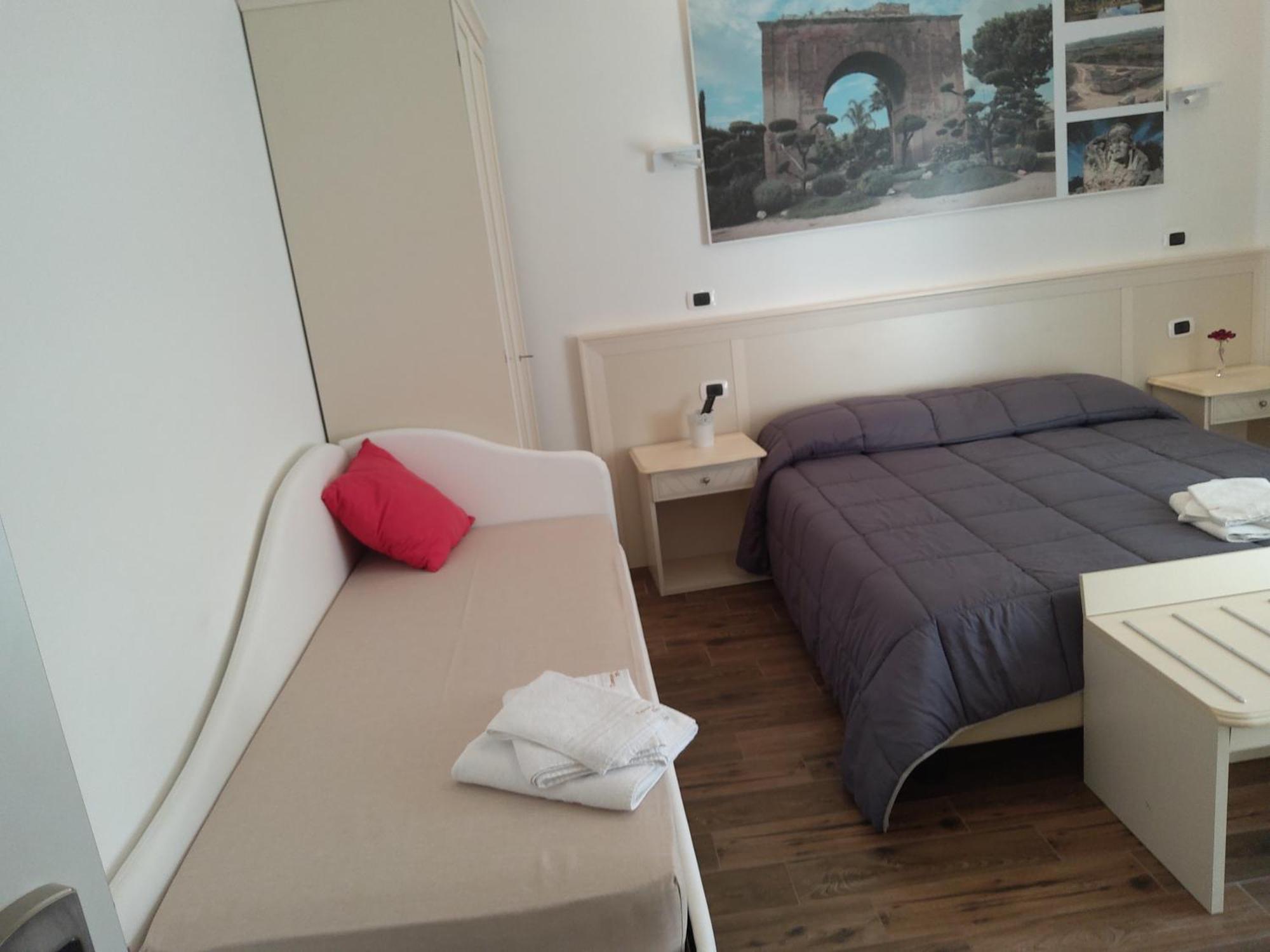 Domus Al Corso Con Servizio B&B Canosa di Puglia Buitenkant foto