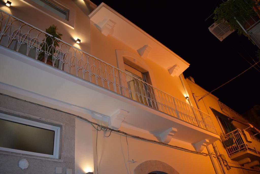 Domus Al Corso Con Servizio B&B Canosa di Puglia Buitenkant foto
