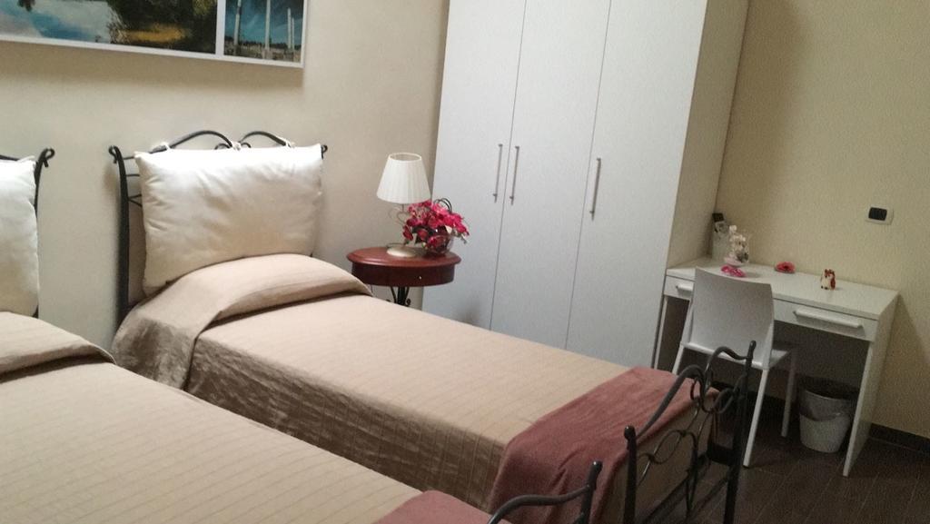 Domus Al Corso Con Servizio B&B Canosa di Puglia Buitenkant foto