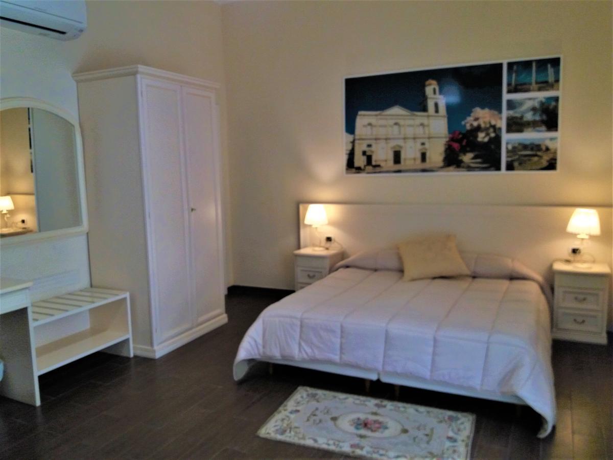 Domus Al Corso Con Servizio B&B Canosa di Puglia Buitenkant foto