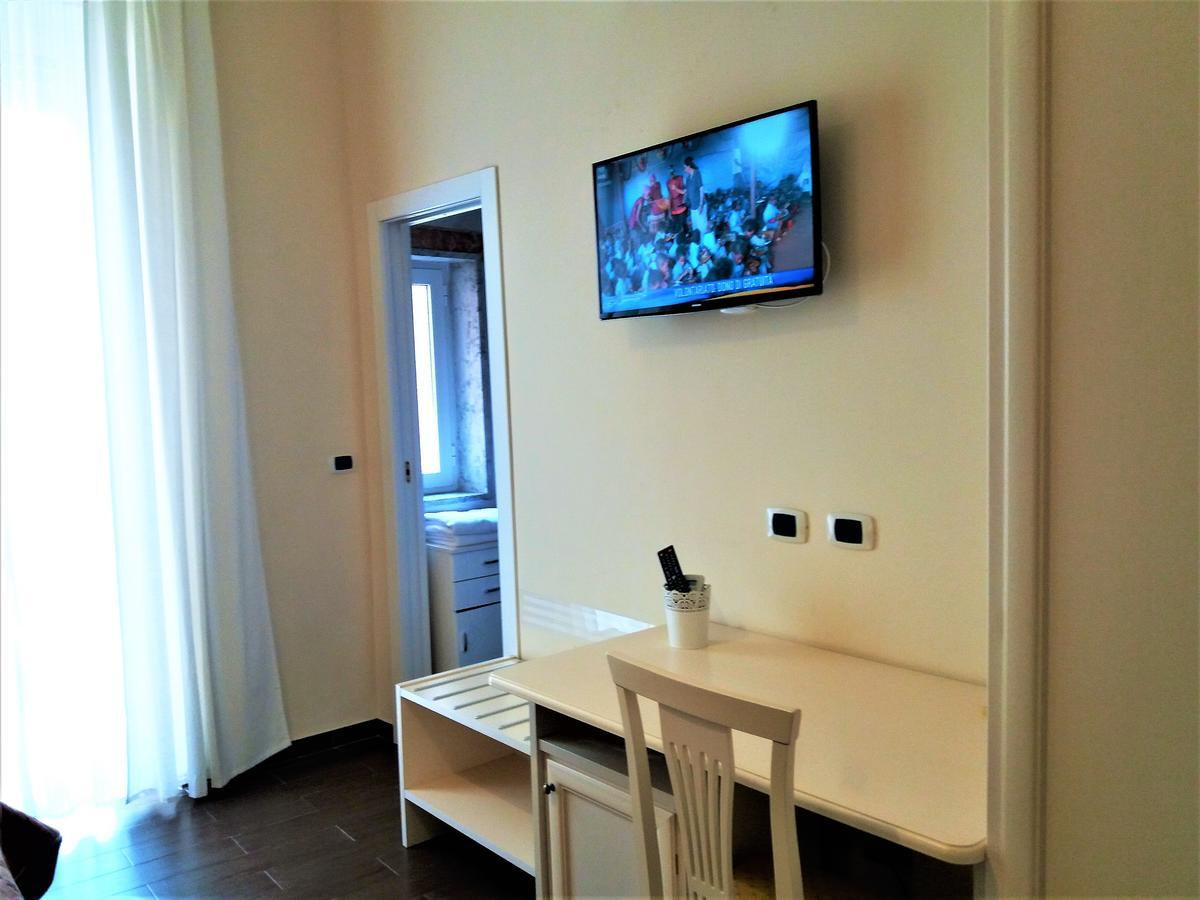 Domus Al Corso Con Servizio B&B Canosa di Puglia Buitenkant foto