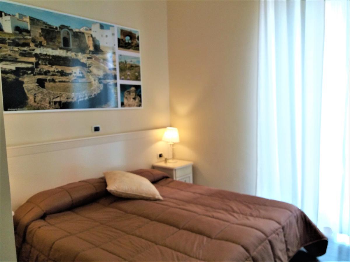 Domus Al Corso Con Servizio B&B Canosa di Puglia Buitenkant foto