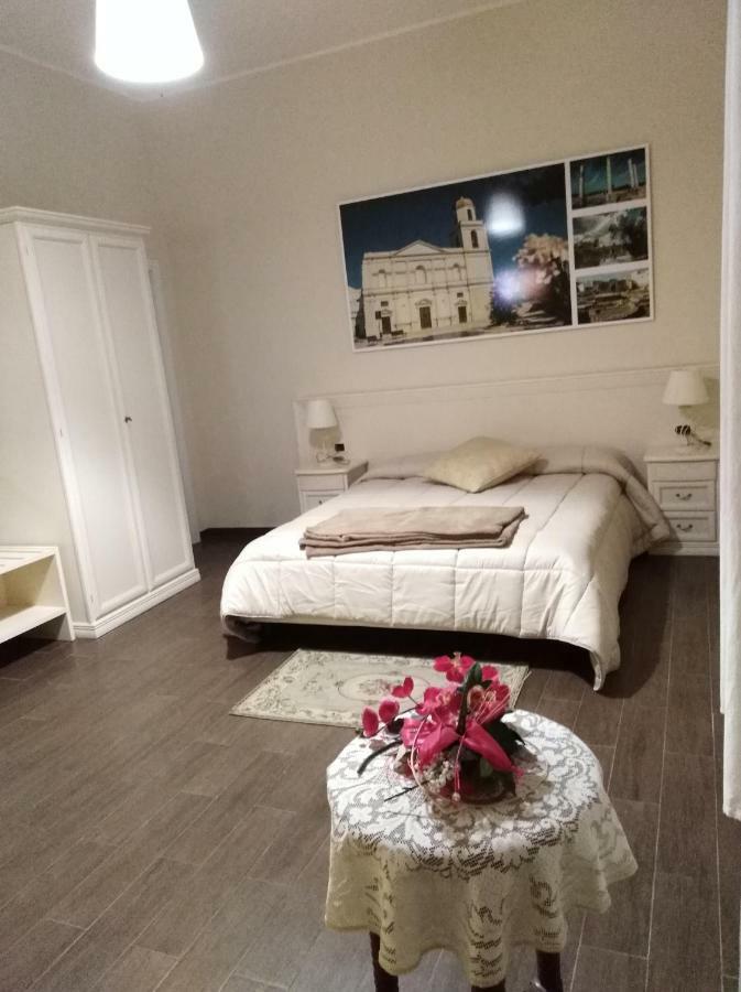 Domus Al Corso Con Servizio B&B Canosa di Puglia Buitenkant foto